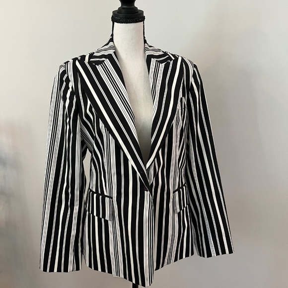 Jacket - Picture 3 of 4